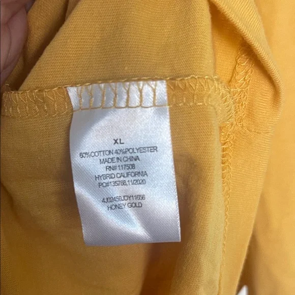 Disney Winnie the Pooh Honey Gold Long Sleeve Graphic Tee Shirt XL - Picture 4 of 4